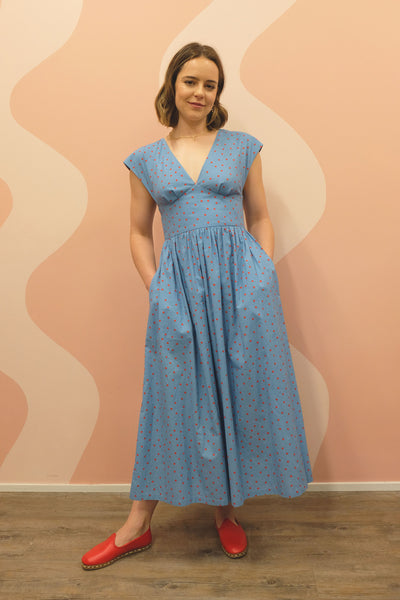 50s Inspired Penny Arcade Fit & Flare Tea Dress With Plunging V neck In Blue Red Polka Dot